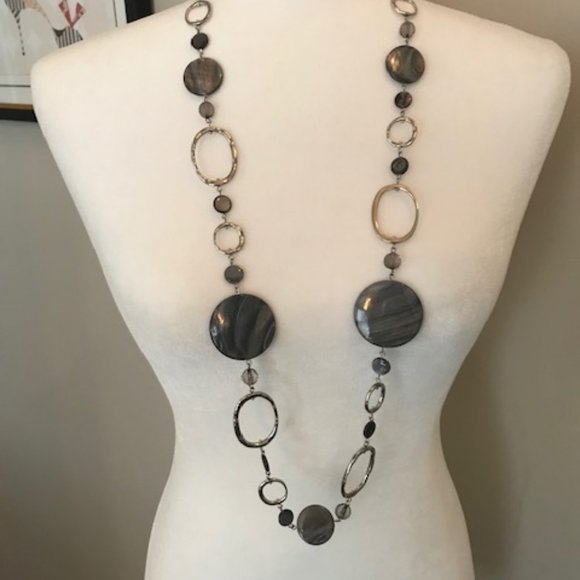 Lia Sophia - Mother-of-Pearl & Silver Necklace - Picture 9 of 9